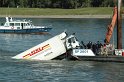 LKW faehrt in den Rhein Langel Hitdorf Faehre P193